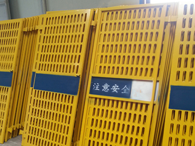 電梯防護(hù)門(mén)