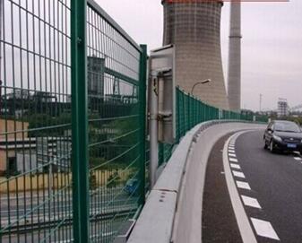 高速公路護(hù)欄網(wǎng).jpg 高速公路護(hù)欄網(wǎng).jpg