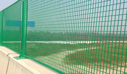 高速公路護欄網(wǎng).jpg 高速公路護欄網(wǎng).jpg